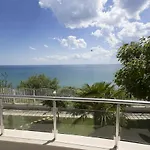 Alex S Nádherným Panoramatickým Výhledem Na Moře *