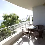 Alex S Nádherným Panoramatickým Výhledem Na Moře Apartmán *