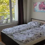 Alex S Nádherným Panoramatickým Výhledem Na Moře