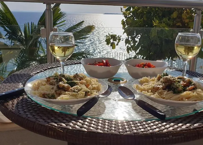 Alex S Nádherným Panoramatickým Výhledem Na Moře * Sveti Vlas